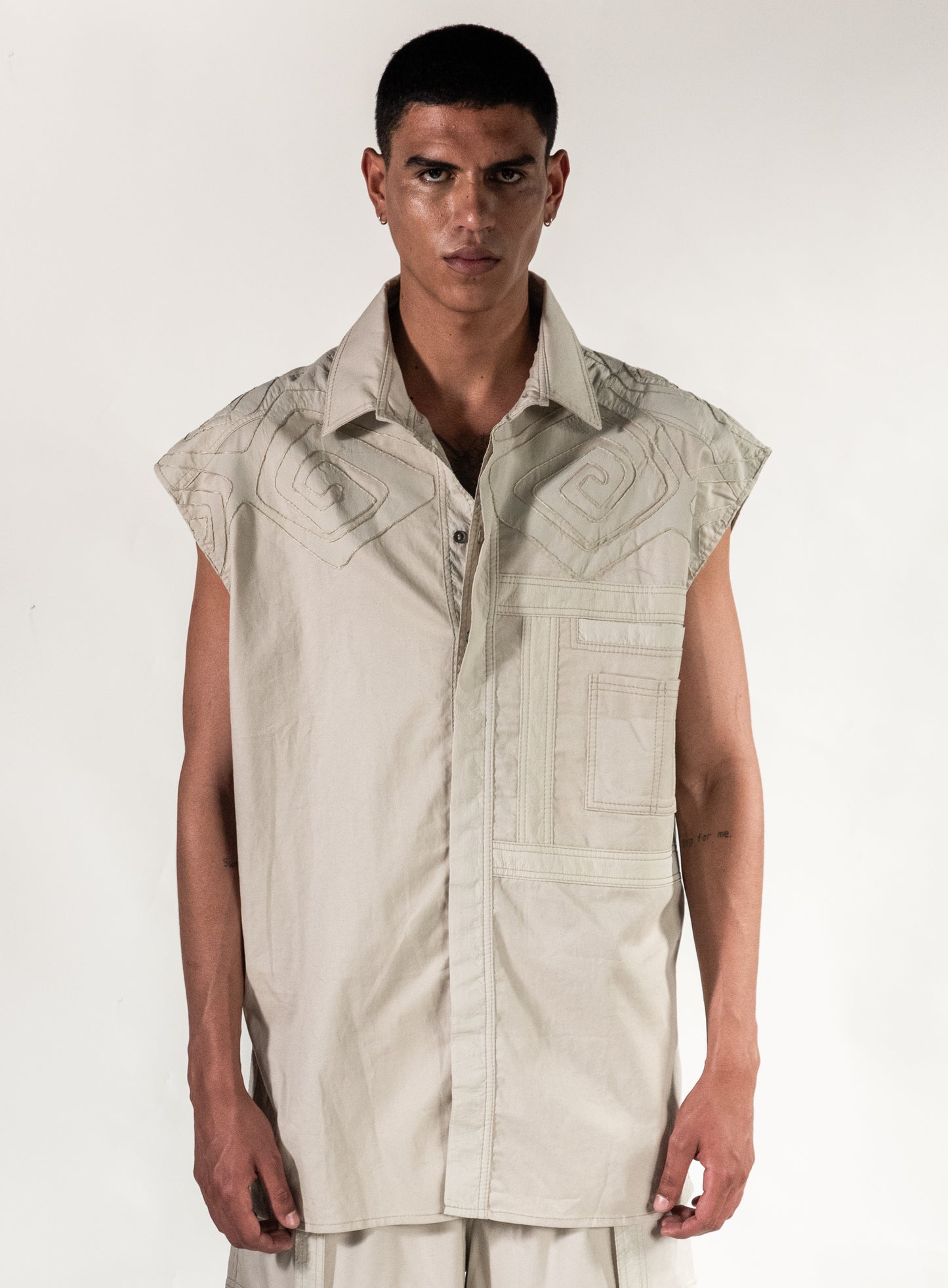 SLEEVELESS SHIRT RIOS