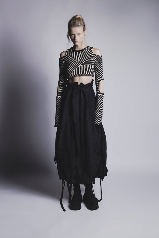 CUT OUT TOP PAAMARI