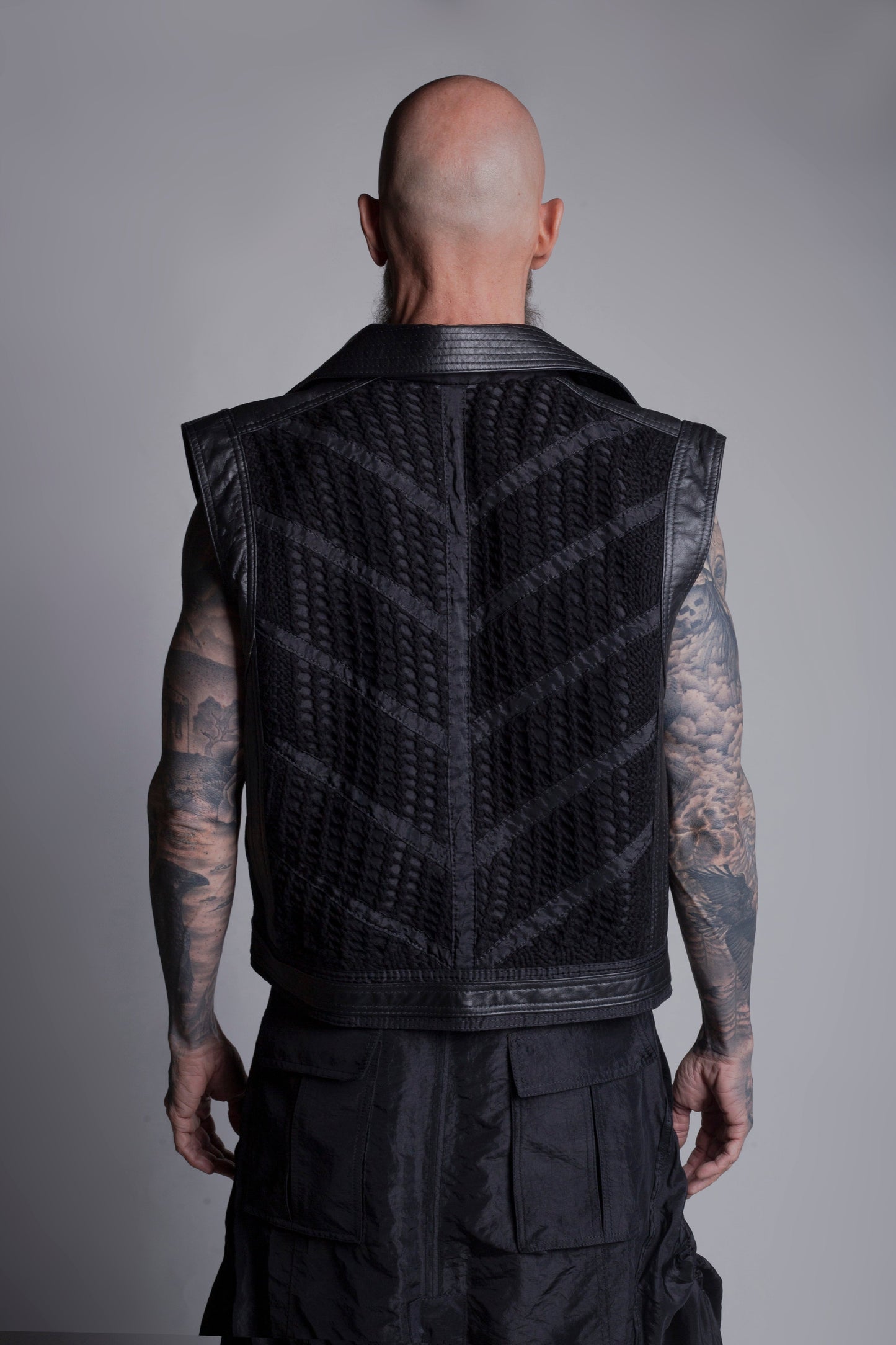 LINE VEST