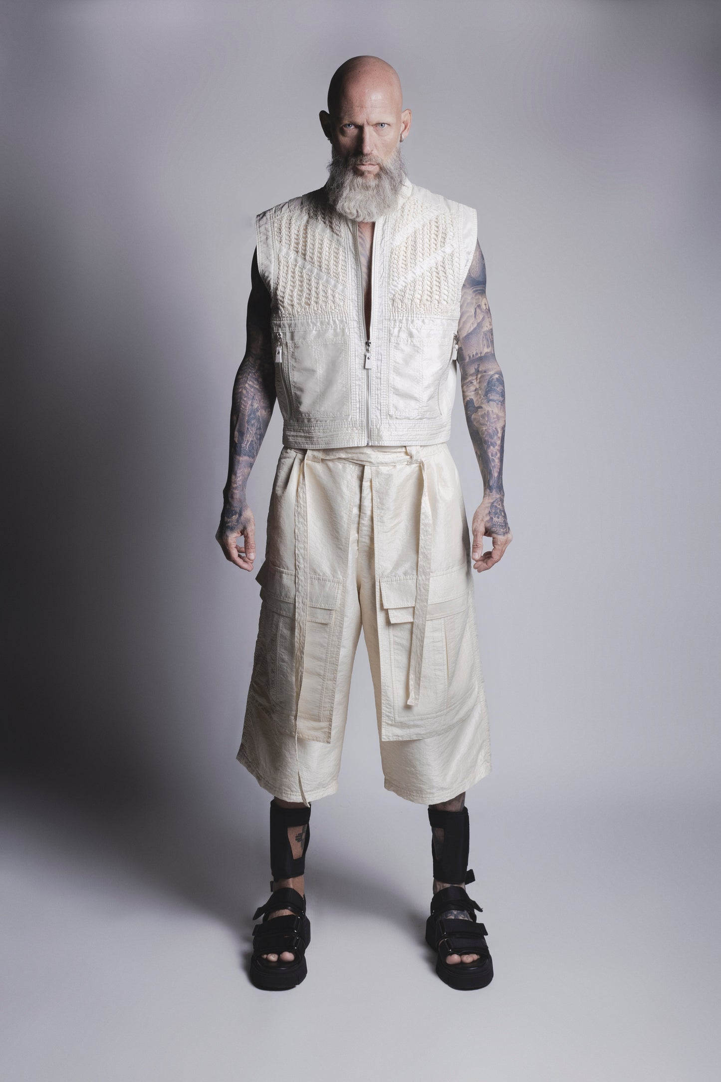 LINE VEST