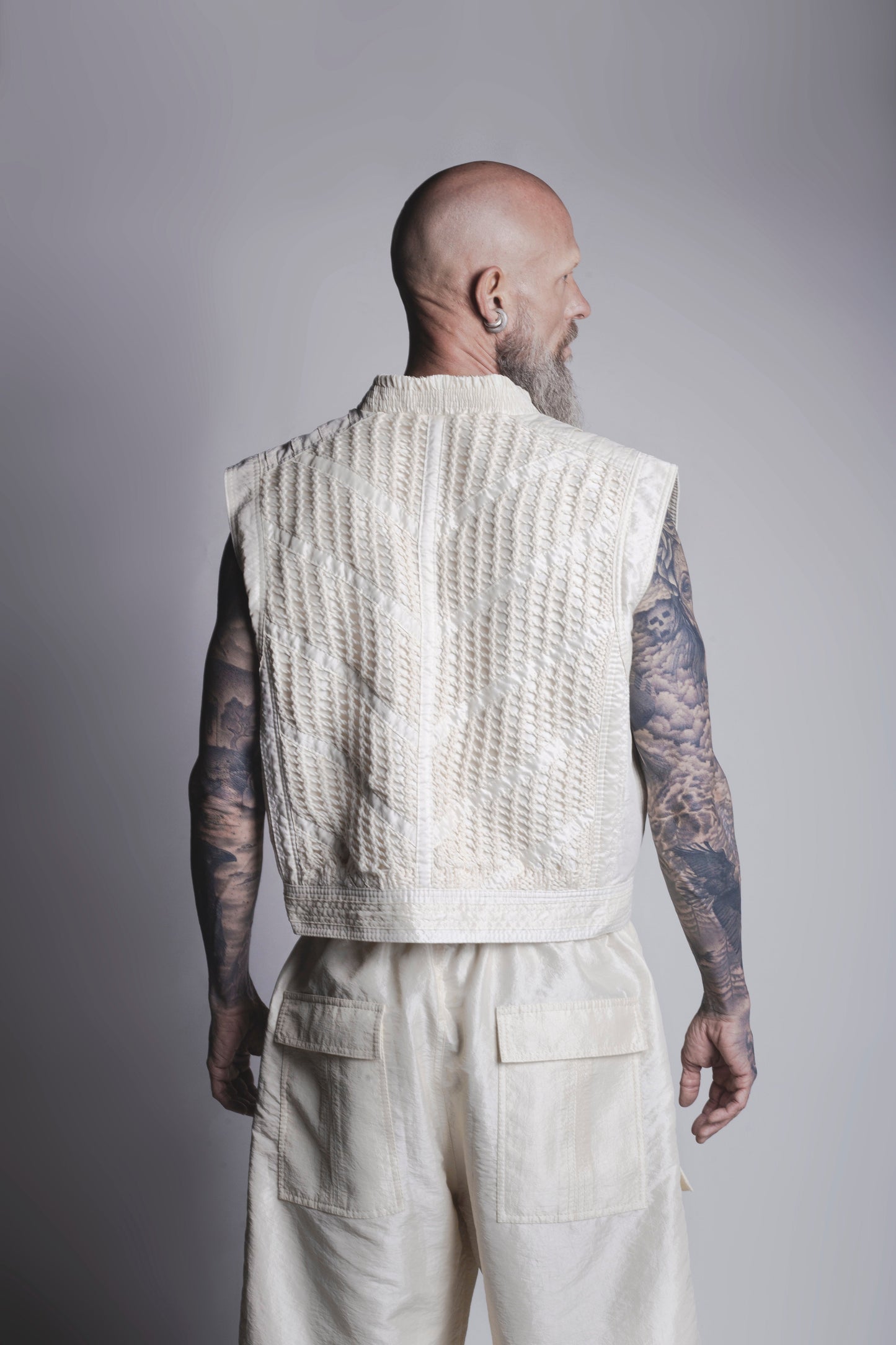 LINE VEST