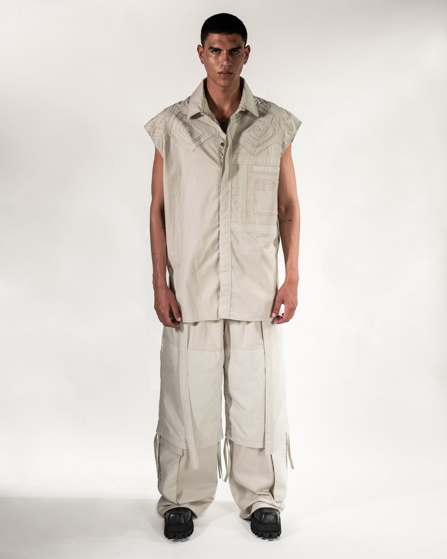 SLEEVELESS SHIRT RIOS